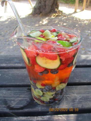 Leckere Sommerbowle für Kinder